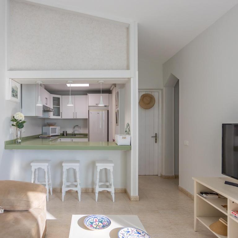 Charming Bungalow - Private Terrace, AirCon & Pool - Deluxe Bungalow - 24