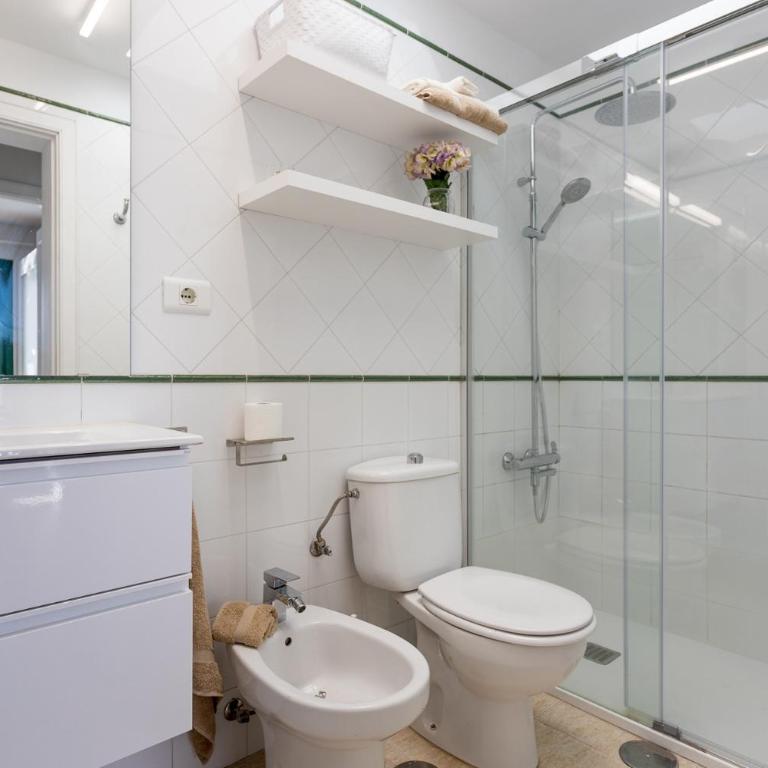 Charming Bungalow - Private Terrace, AirCon & Pool - Deluxe Bungalow - 6