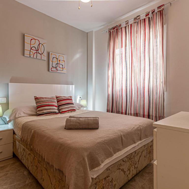 797 Holiday Rentals- Duplex para 7 en la carihuela a 1 min de la playa - Apartamento de 3 dormitorios - 4