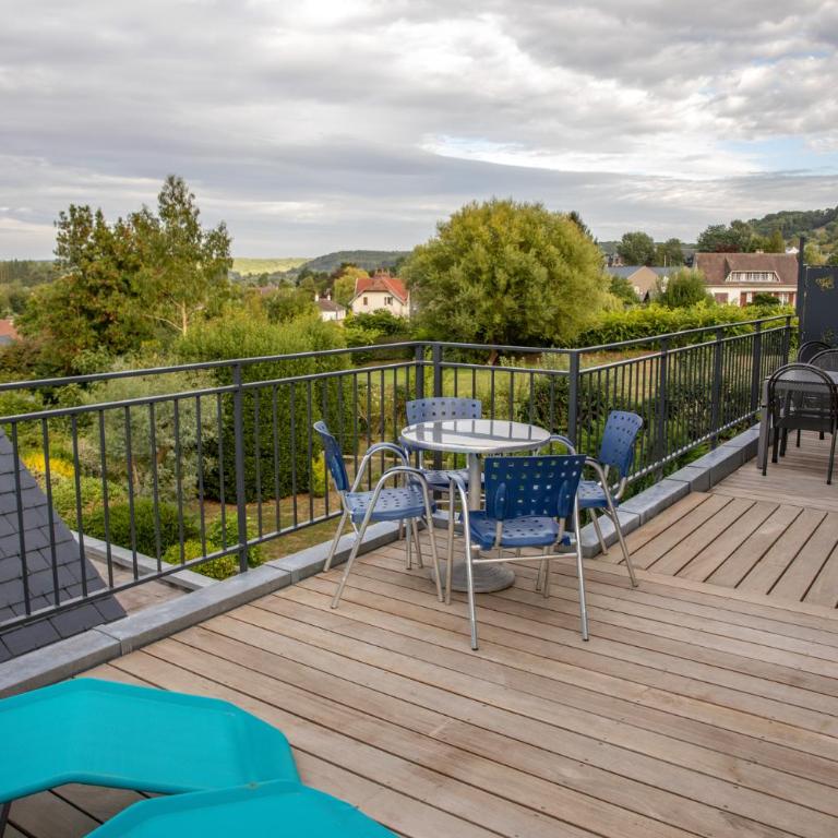 Côté PECHEUR - Chambre Familiale avec Salle de Bains Privative - 51