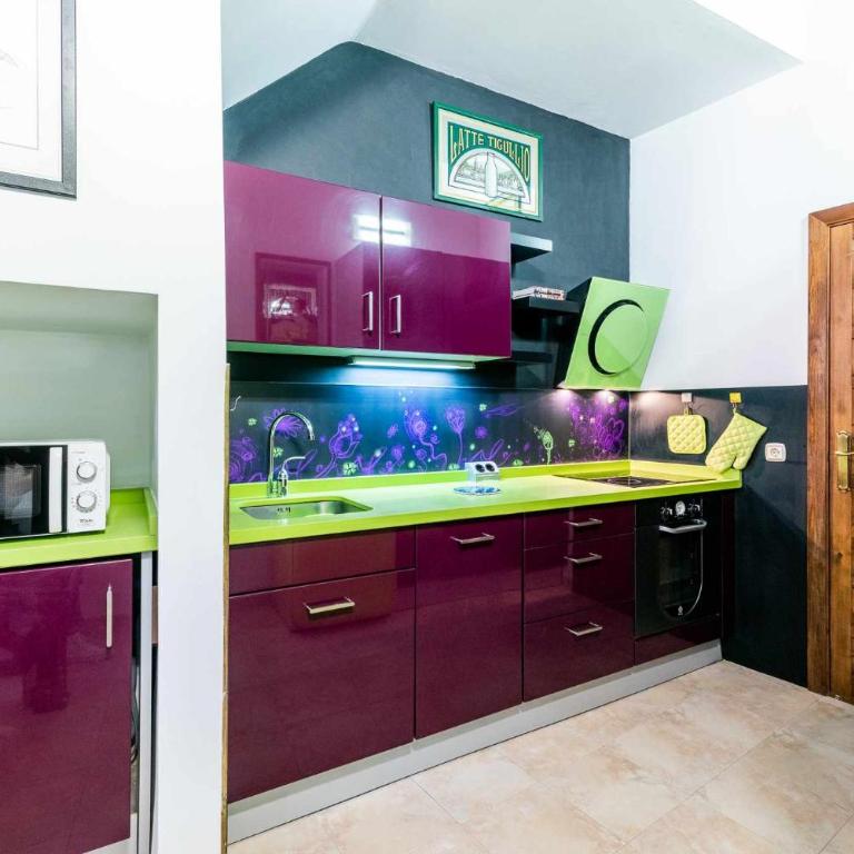 Cómodo y moderno apartamento centro Granada - Two-Bedroom Apartment - 13