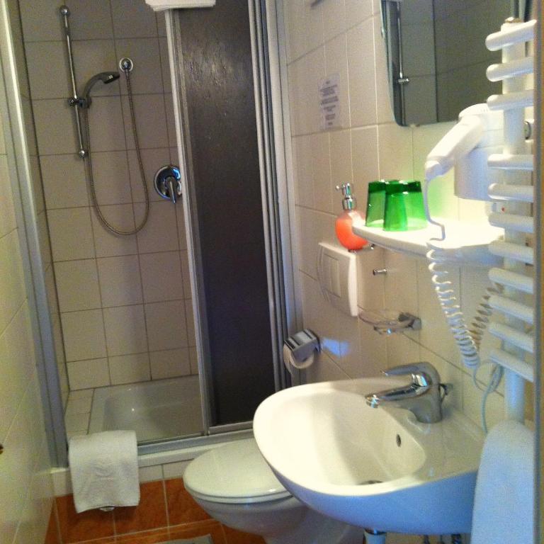 Das Sonnleiten Ski- und Motorradhotel Bruck im Zillertal - Doppelzimmer - 3