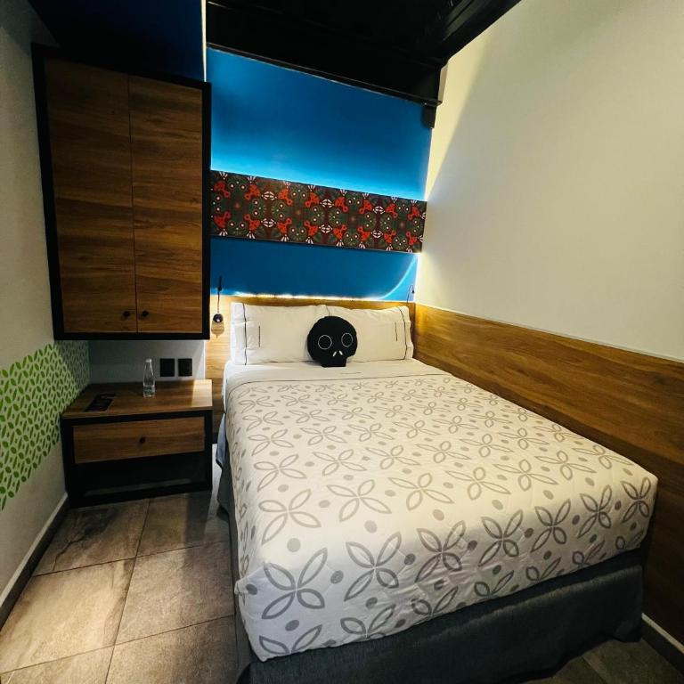 Barrio Downtown Mexico City Hostel - Small Double Room - 3