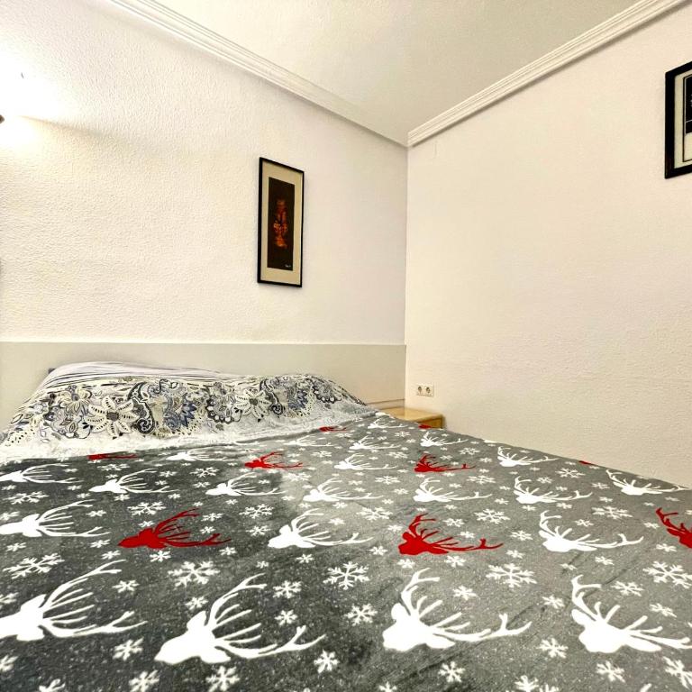Las habitaciones en Alicante - Basic Triple Room with Shared Bathroom - 1