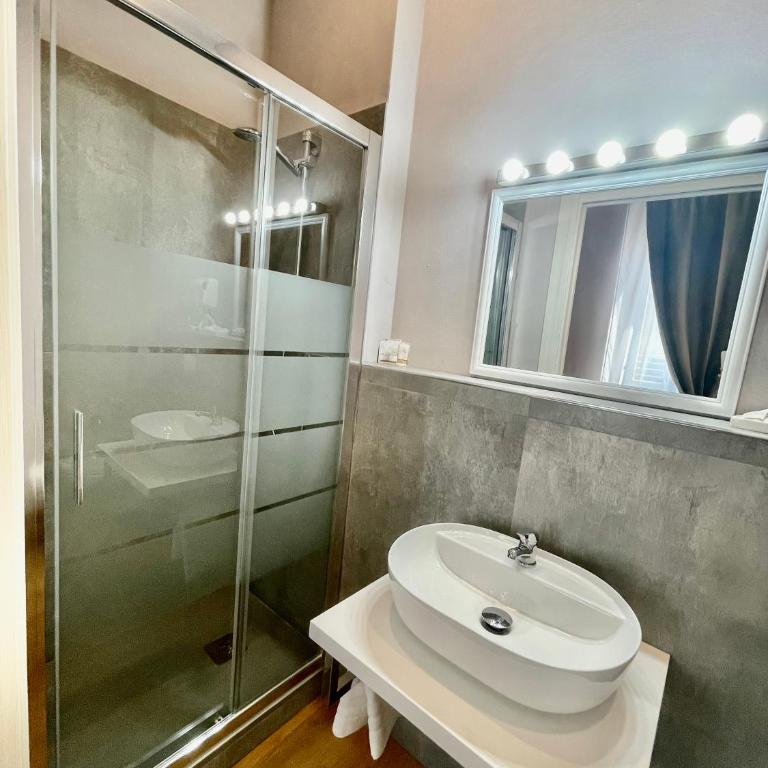 Piccola Dimora B&B - Camera Matrimoniale con Bagno Privato - 8