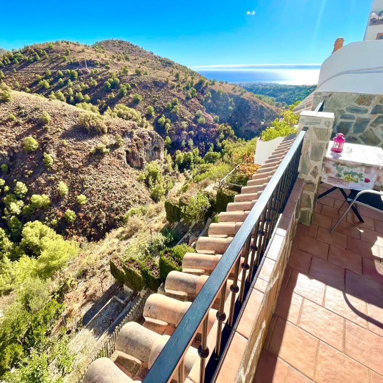 Apartamentos Axarquia , Frigiliana, terraza privada con vistas a la montaña rio y al mar - Apartamento de 1 dormitorio - 40