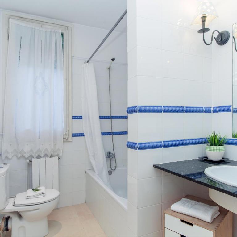 Housalia Sagrada Familia - Three-Bedroom Apartment A - Aragó 423 - 8