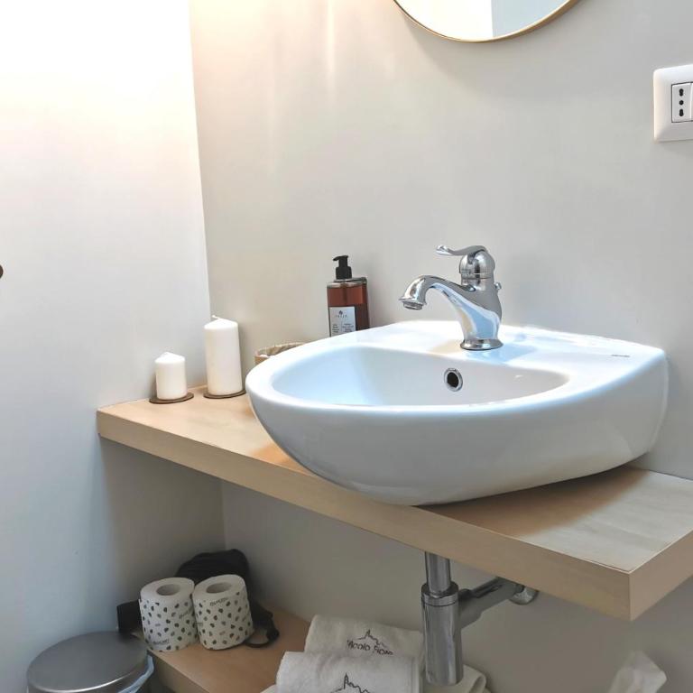 Vicolo Fiore Affittacamere - Camera Matrimoniale Deluxe con Terrazza e Bagno Privato - 7