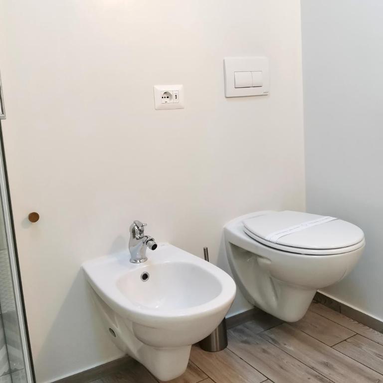 Vicolo Fiore Affittacamere - Camera Matrimoniale Deluxe con Terrazza e Bagno Privato - 8