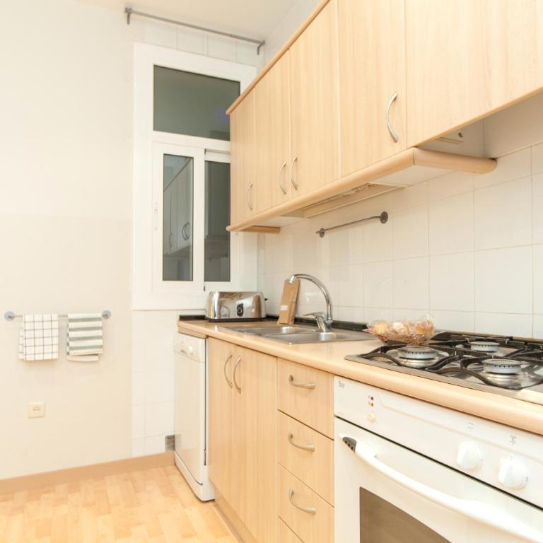 Housalia Sagrada Familia - Three-Bedroom Apartment C - Aragó 423 - 5