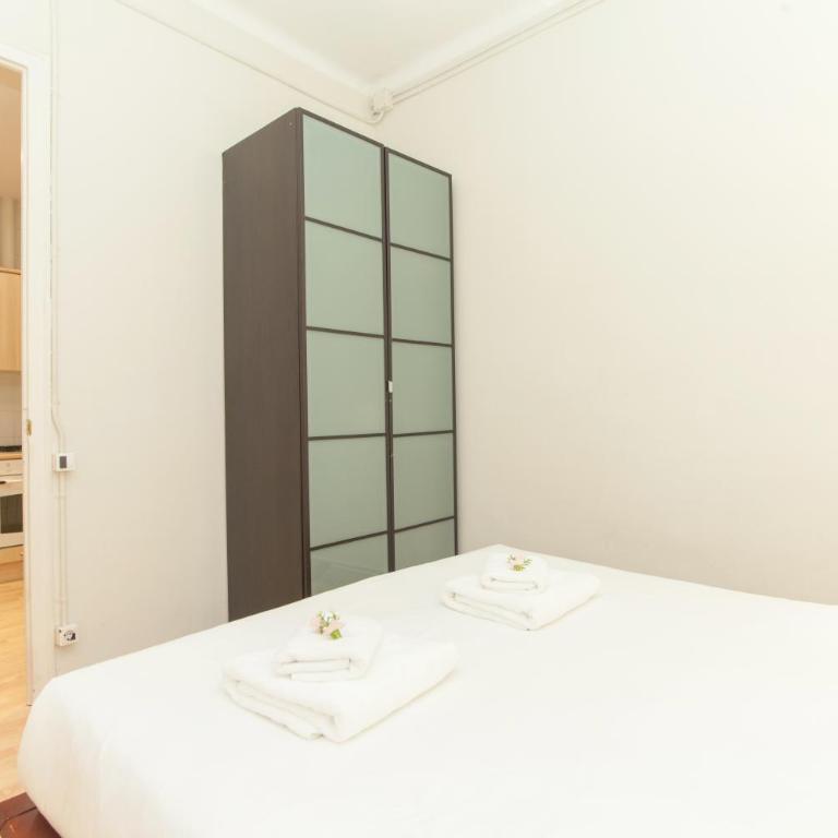 Housalia Sagrada Familia - Three-Bedroom Apartment C - Aragó 423 - 7
