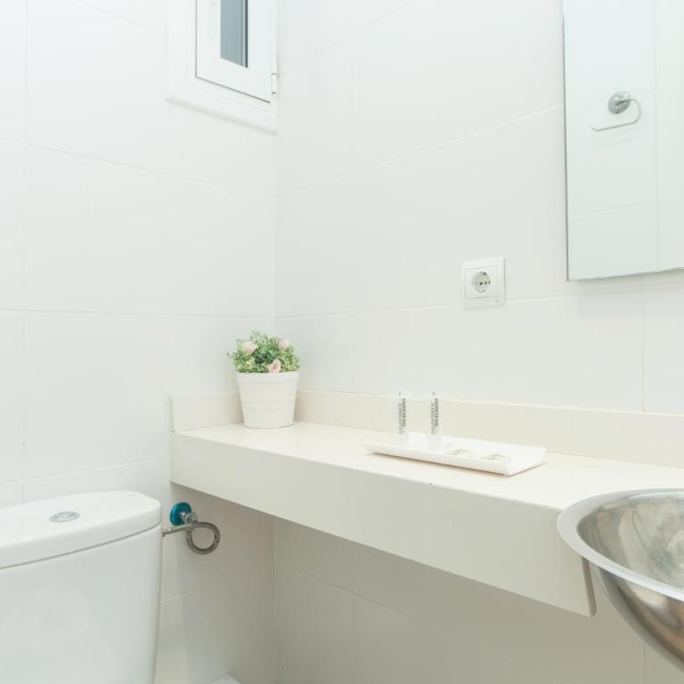 Housalia Sagrada Familia - Three-Bedroom Apartment C - Aragó 423 - 8