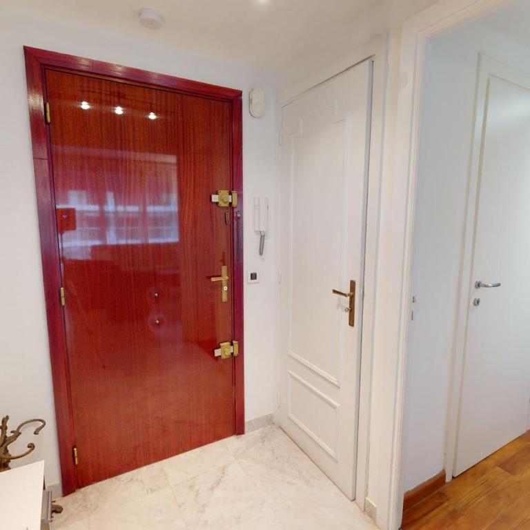 Grand 2 pièces climatisé avec terrasse et garage privé près de la mer - FR-1-196-311 - Appartement - 5