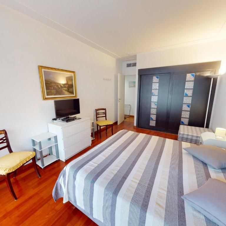Grand 2 pièces climatisé avec terrasse et garage privé près de la mer - FR-1-196-311 - Appartement - 11