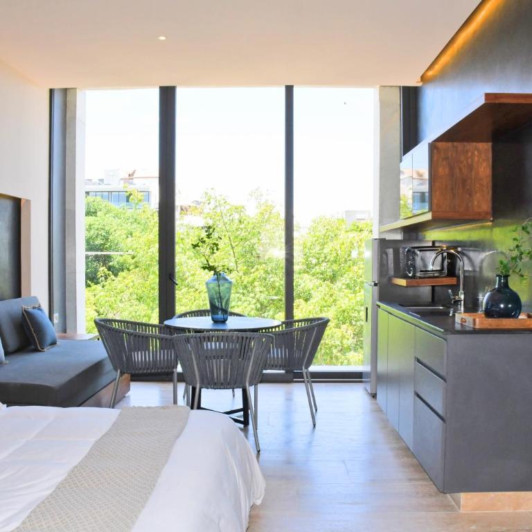 Ceren Luxury Apartments at Fifth Avenue by Spot Rentals - Suite with Balcony - 15
