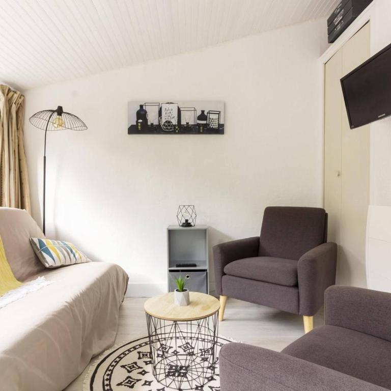 Appartement 4-6 Pers, Exposé Sud, Parking, Balcon, Proche Navette Gratuites, Râtelier à Ski - FR-1-401-152 - Studio - 1