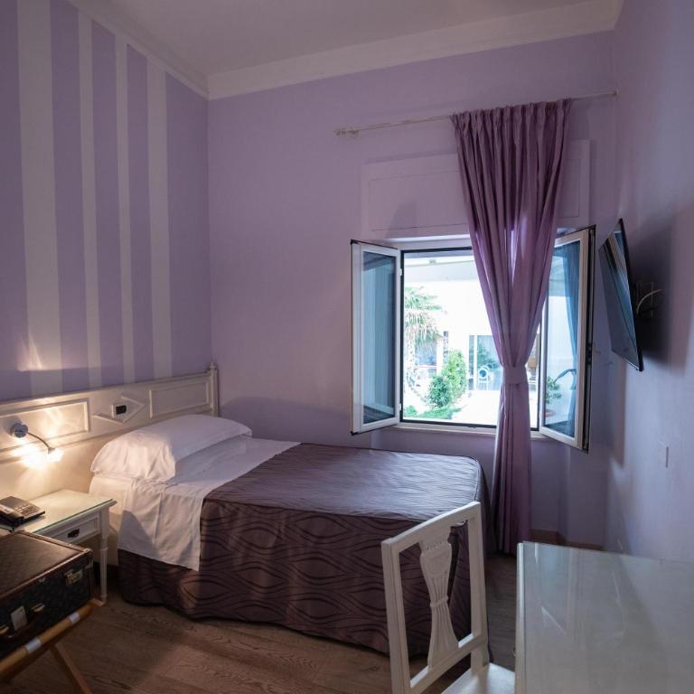Hotel London - Camera Singola con Vista Giardino - 2