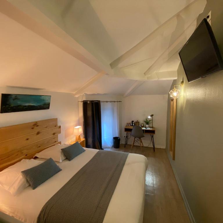 Lyo Hôtel - Centre Lyon Perrache - Chambre Suite en Duplex avec Baignoire Spa - 4