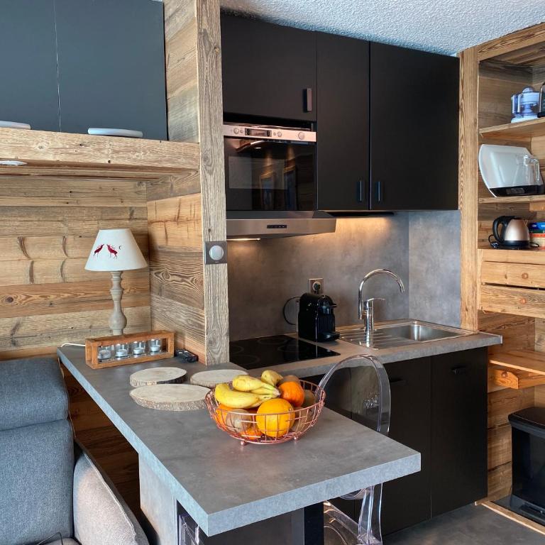 Chalet Olympie, Appartement avec balcon et vue montagne, ski aux pieds, Méribel-Mottaret - Apartment - 9