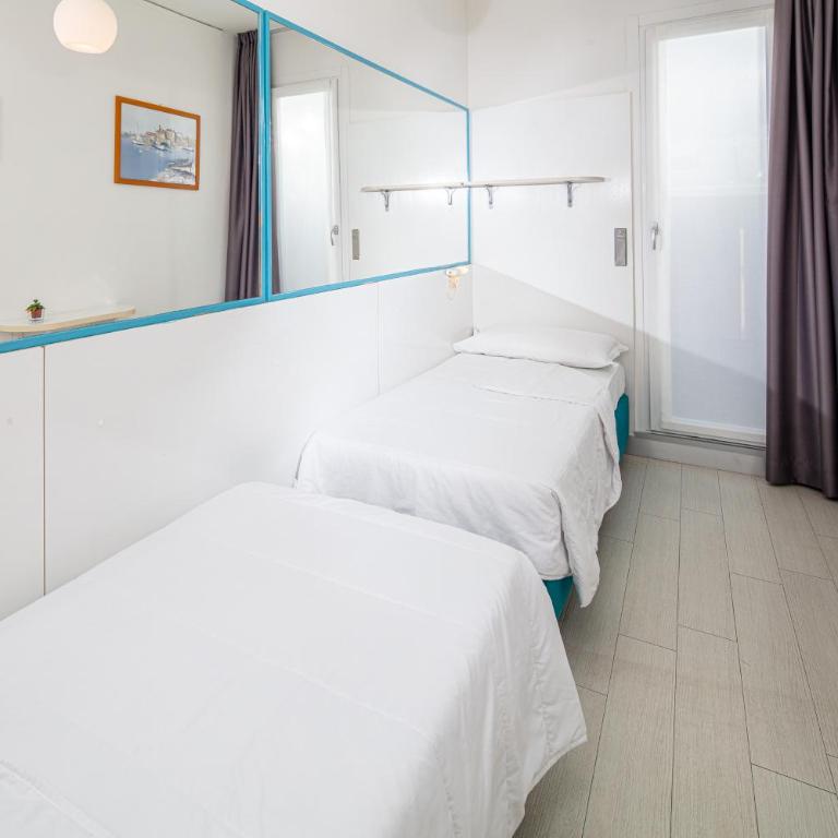 Hotel Alexander - Camera Familiare con Vista Mare - 3