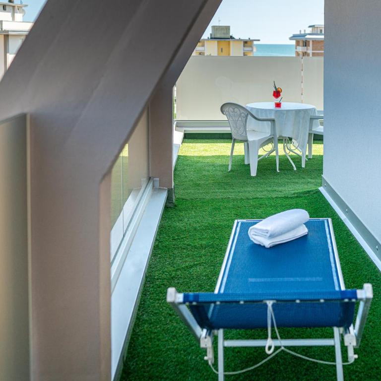 Hotel Alexander - Camera Familiare con Vista Mare - 6