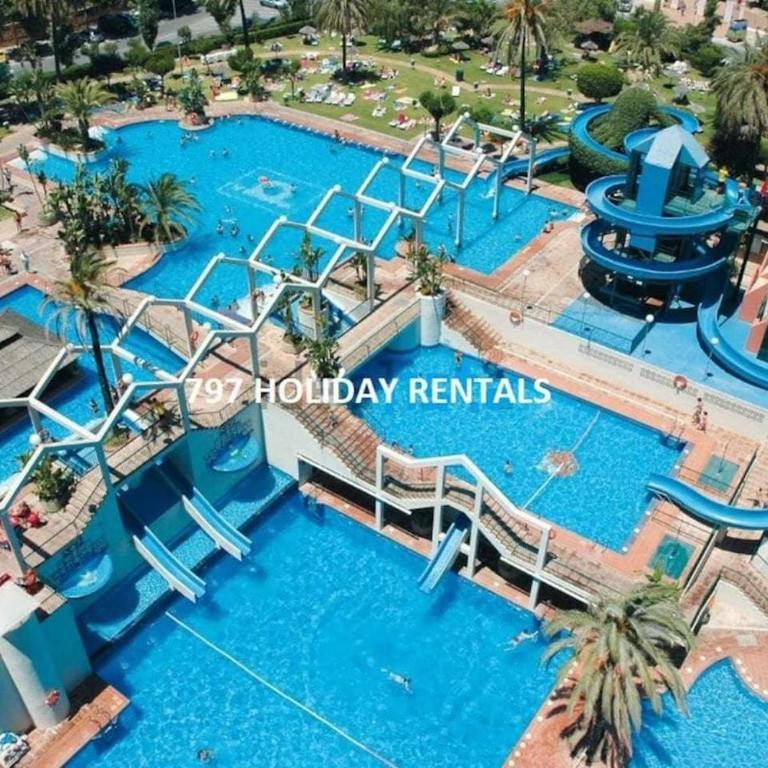 797 Holiday Rentals - Benalbeach- Moderno piso para 4 con vistas al mar - Two-Bedroom Apartment - 4