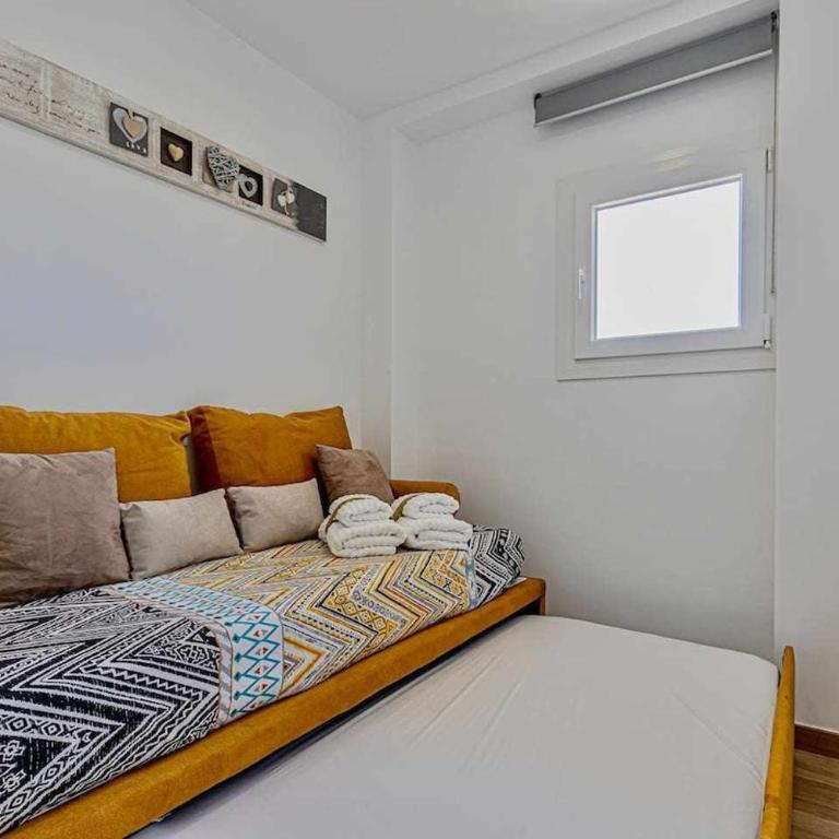 797 Holiday Rentals - Benalbeach- Moderno piso para 4 con vistas al mar - Two-Bedroom Apartment - 31