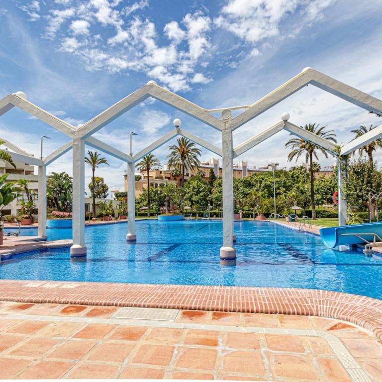 797 Holiday Rentals - Benalbeach- Moderno piso para 4 con vistas al mar - Two-Bedroom Apartment - 42