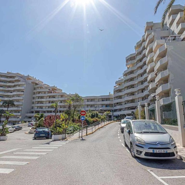 797 Holiday Rentals - Benalbeach- Moderno piso para 4 con vistas al mar - Two-Bedroom Apartment - 45