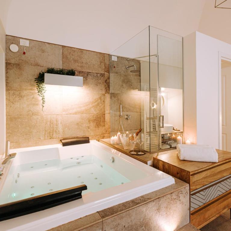 Dimora Pirrelli Boutique Hotel & Spa - Suite King con Vasca Idromassaggio - 3