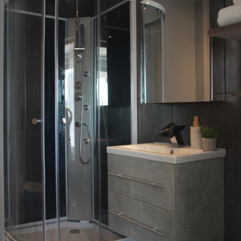 LES PALMIERS - Appartement avec piscine proche plages - Wifi et Clim - Studio Apartment - 26