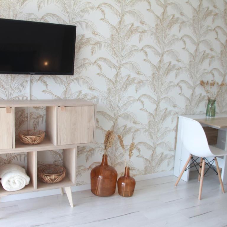 LES PALMIERS - Appartement avec piscine proche plages - Wifi et Clim - Studio Apartment - 27