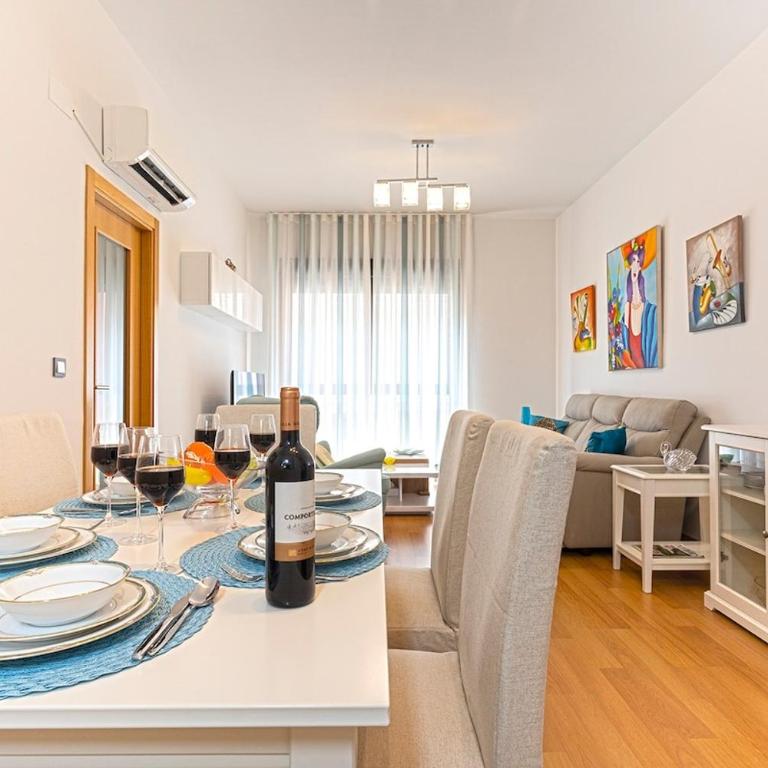 -MalagaSunApts- Huge & Central * Pool* FreePARK* - Apartamento - 3