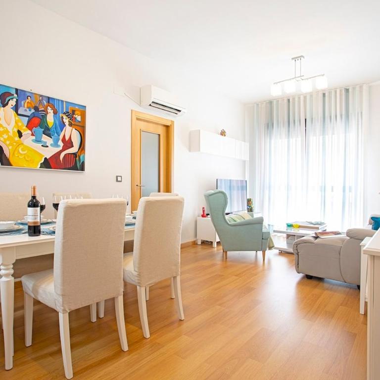 -MalagaSunApts- Huge & Central * Pool* FreePARK* - Apartamento - 5