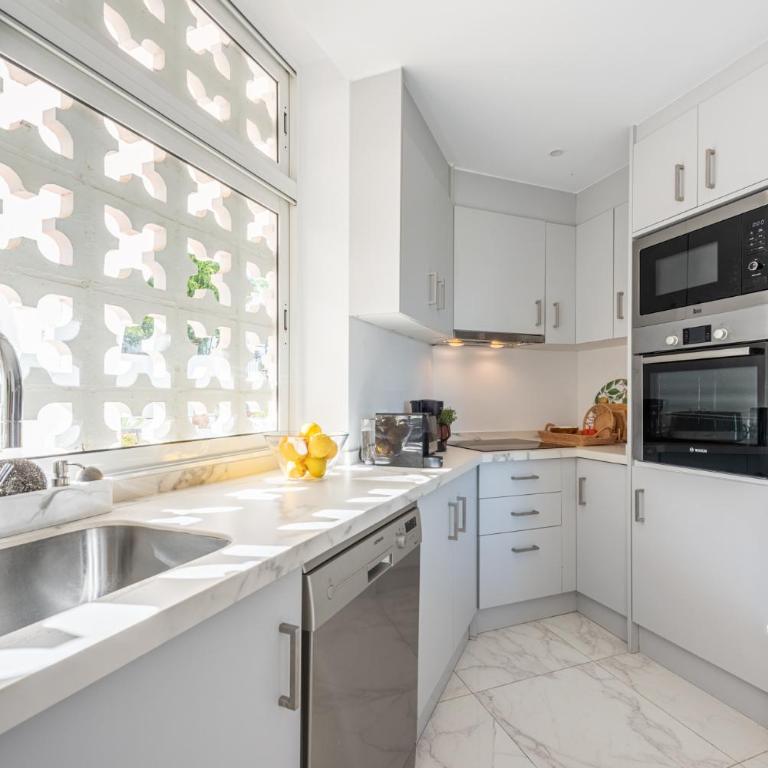 Azahara 1 8B Beautiful apartment frontline golf in popular Aloha - Apartamento de 2 dormitorios - 17