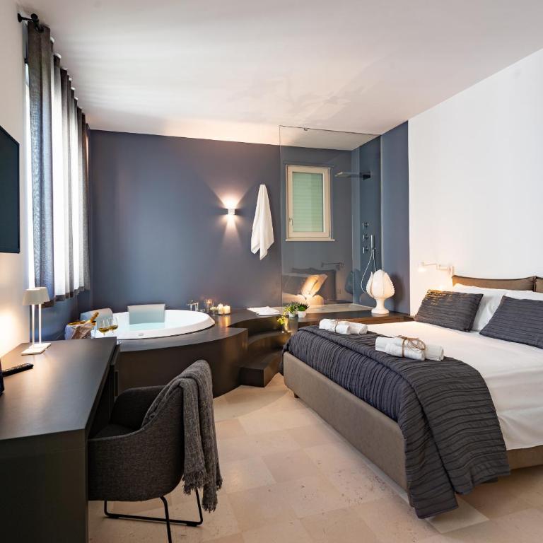 Suite1212 - Rattazzi - Camera Queen con Vasca Idromassaggio - 2