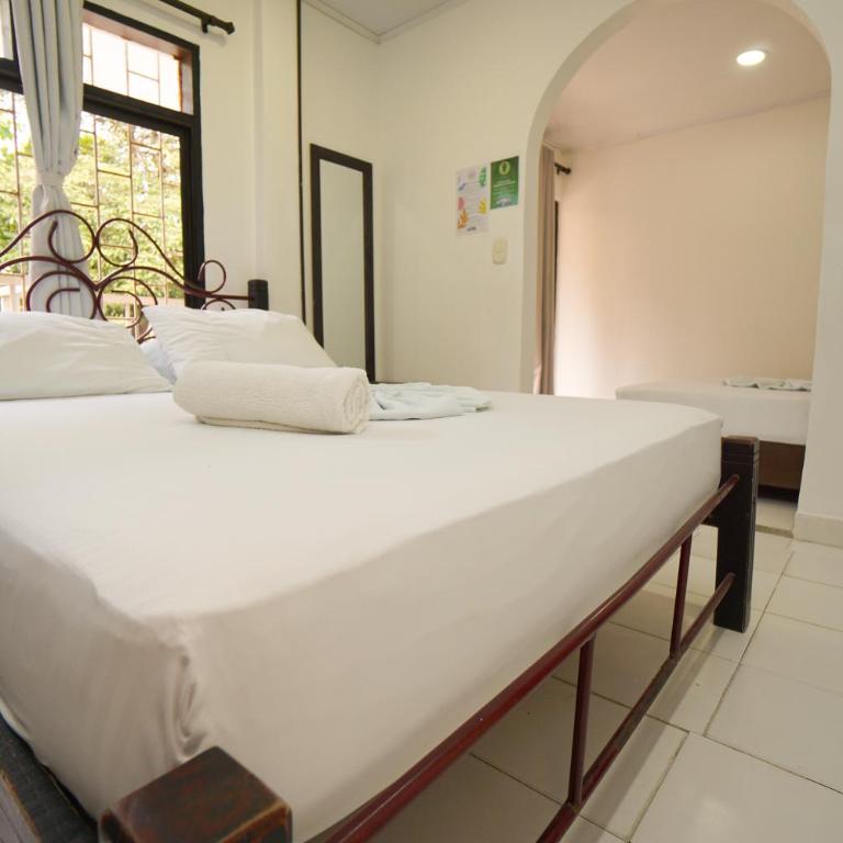 Hostal Paraiso Tayrona - Habitación Familiar con baño privado - 8