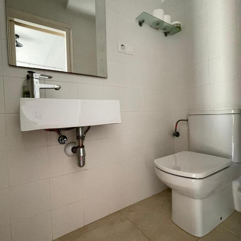 P&R hostals Maria Rosa - Habitación Doble con balcón - 8