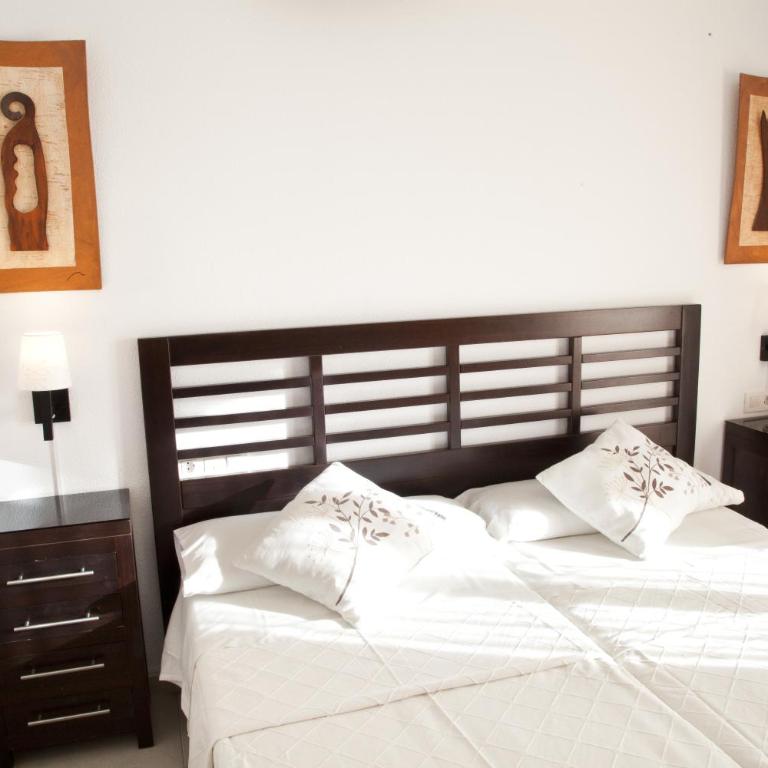 Apartamentos Carolina - Apartamento de 2 dormitorios con vistas a la calle (5 adultos) - 21