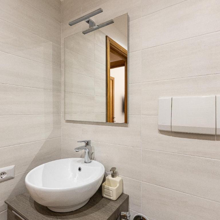 Augusto Imperatore by Rental in Rome - Appartamento con 2 Camere da Letto - 23