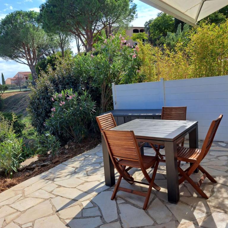 APPARTEMENT CLIMATISÉ AVEC TERRASSE ET APERÇU MER - Golfe de Saint-Tropez - Appartement 1 Chambre - 18