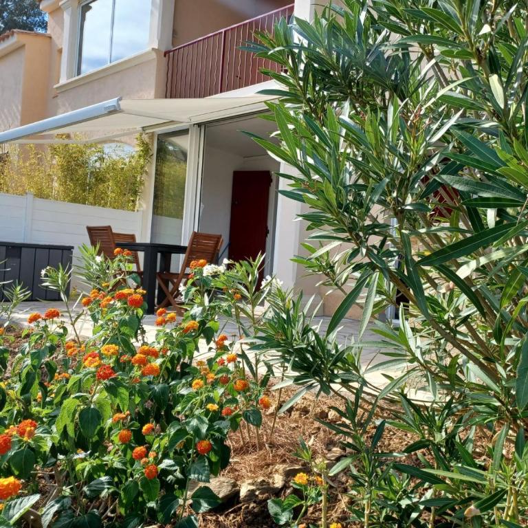 APPARTEMENT CLIMATISÉ AVEC TERRASSE ET APERÇU MER - Golfe de Saint-Tropez - Appartement 1 Chambre - 8