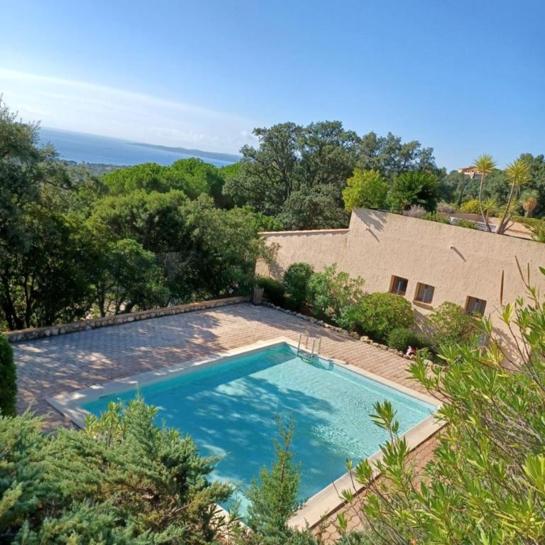 APPARTEMENT CLIMATISÉ AVEC TERRASSE ET APERÇU MER - Golfe de Saint-Tropez - Appartement 1 Chambre - 7