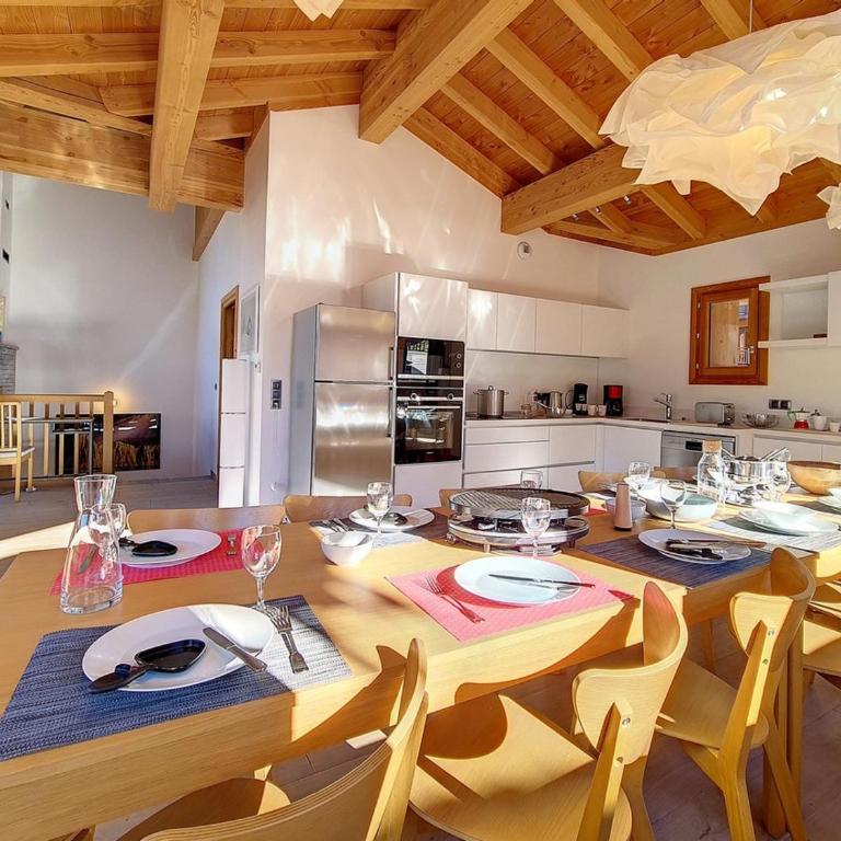 Chalet spacieux avec sauna, accès pistes, Wi-Fi et parking - FR-1-344-720 - Chalet - 7