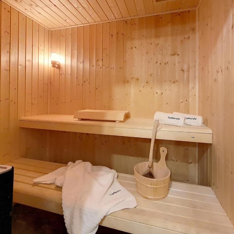 Chalet spacieux avec sauna, accès pistes, Wi-Fi et parking - FR-1-344-720 - Chalet - 15