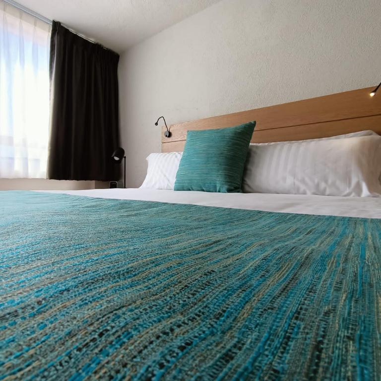 Sunrock Hotel & Suites - Suite - 6