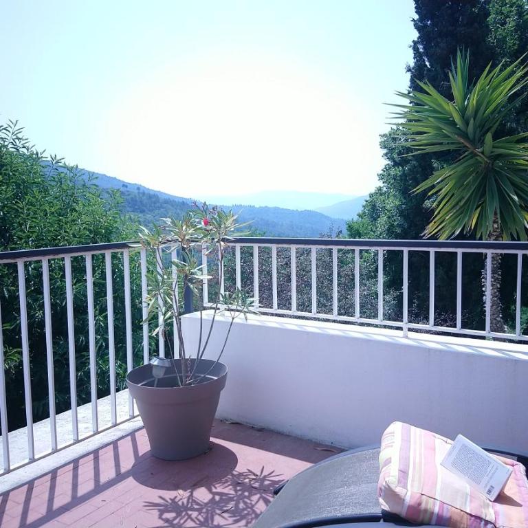 Le Domaine de la Feuilleraie - Chambre Double - Vue sur Piscine - 7