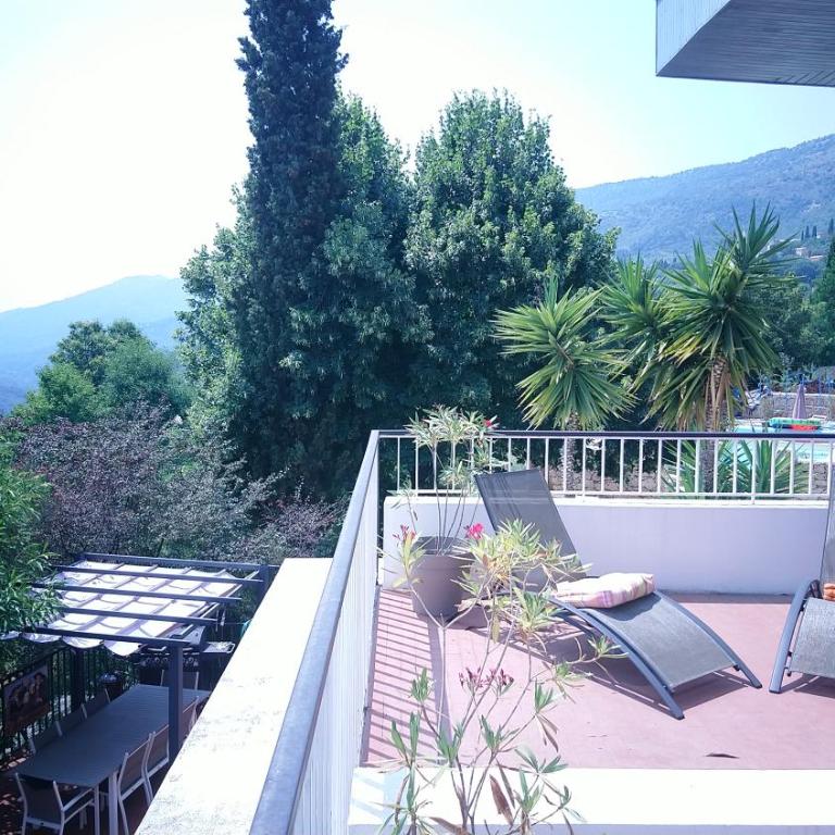 Le Domaine de la Feuilleraie - Chambre Double - Vue sur Piscine - 8