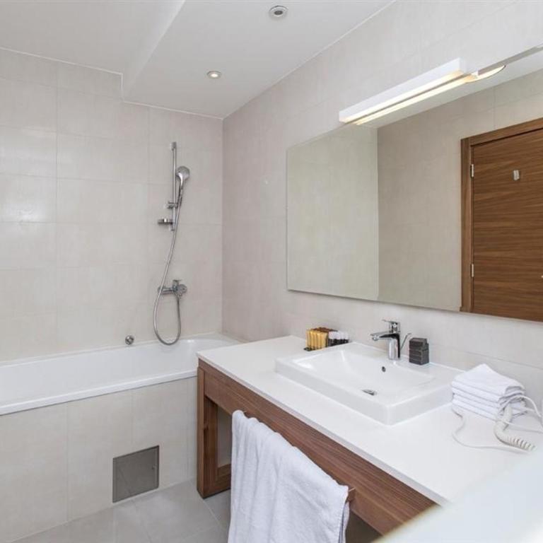 Apartment B3-Aparthotel - Three-Bedroom Apartment - 9