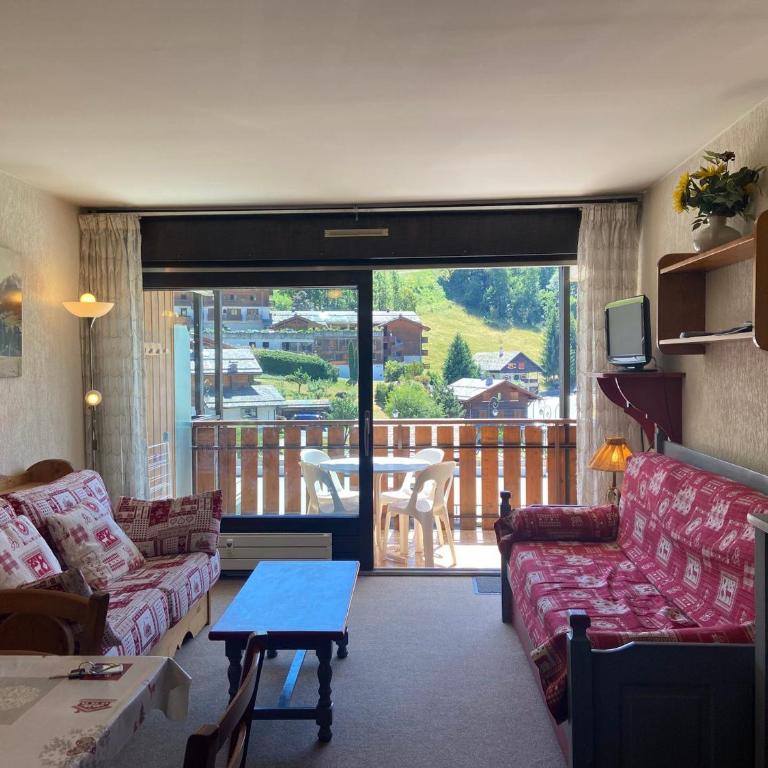 Appartement 2 Pièces avec Terrasse et Parking, Centre Village à La Clusaz, Proche Pistes et Commerces - FR-1-437-96 - Monolocale - 1